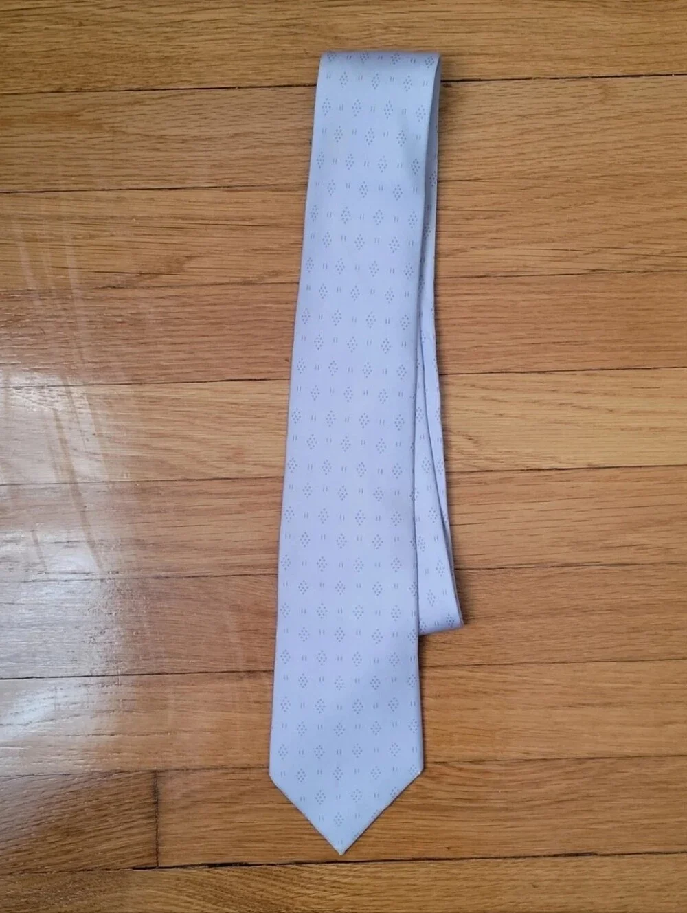 HERMES SILK MENS TIE LIGHT BLUE LAVENDER GEOMETRIC MADE IN FRANCE